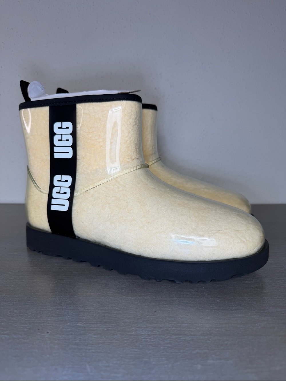 UGG Classic Clear Mini Waterproof Boots Women’s Size 10 Tan Black Winter